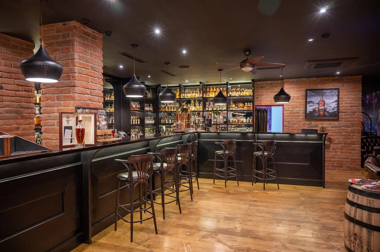 Hostina v kubánské restauraci pro 2–4 osoby: steak, tortilly, tacos a přílohy