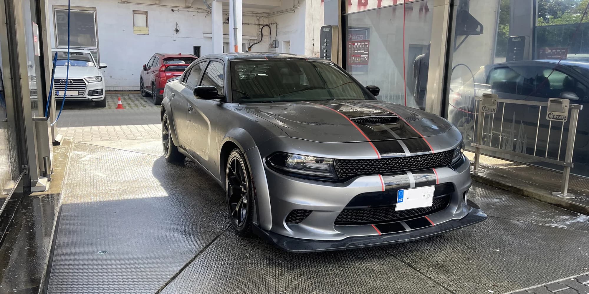 Superjízda v nadupaném Dodge Charger: 15 minut nebo rovnou pronájem na celý den