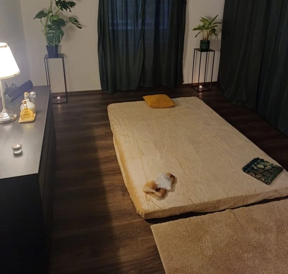 Královské uvolnění a relax: 60-180min. tantrická masáž pro muže