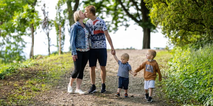 Exteriérové nebo ateliérové focení: portrétní, párové, rodinné i s mazlíčkem, 5–12 fotografií