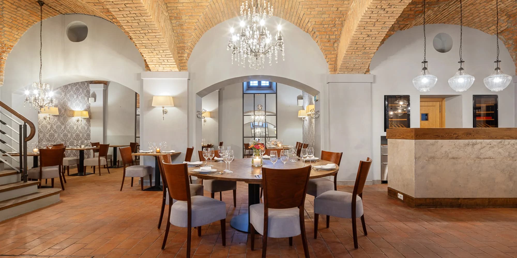 4chodové menu v Chateau Ctěnice i s neomezenou konzumací vína a piva pro 1–2 osoby