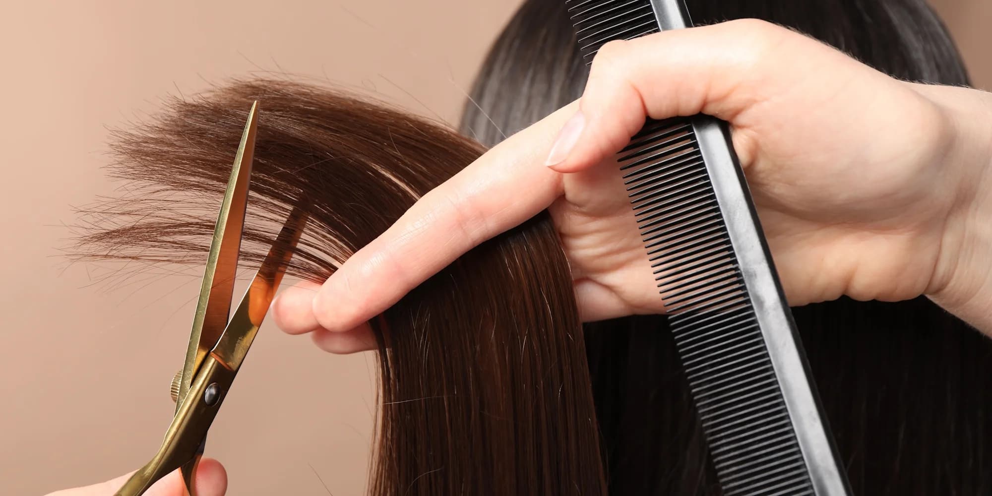 Dámský střih nebo melír včetně hloubkové péče pro všechny délky vlasů