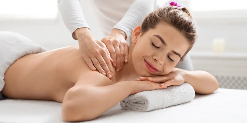 60–90 min. klasické masáže s nahřátím ve wellness i permanentky: varianty pro 1 osobu i pro pár
