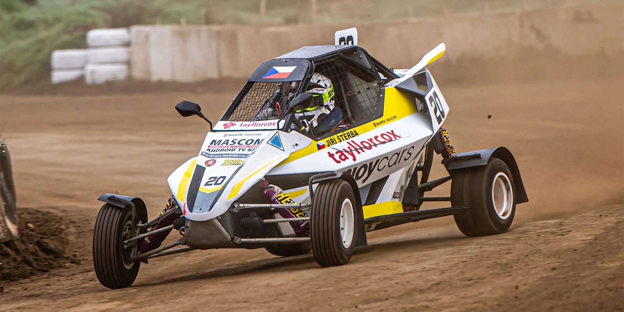 Jízda ve speciální závodní buggy Kartcross na 4 tratích po celé ČR i s certifikátem, záznamem a občerstvením