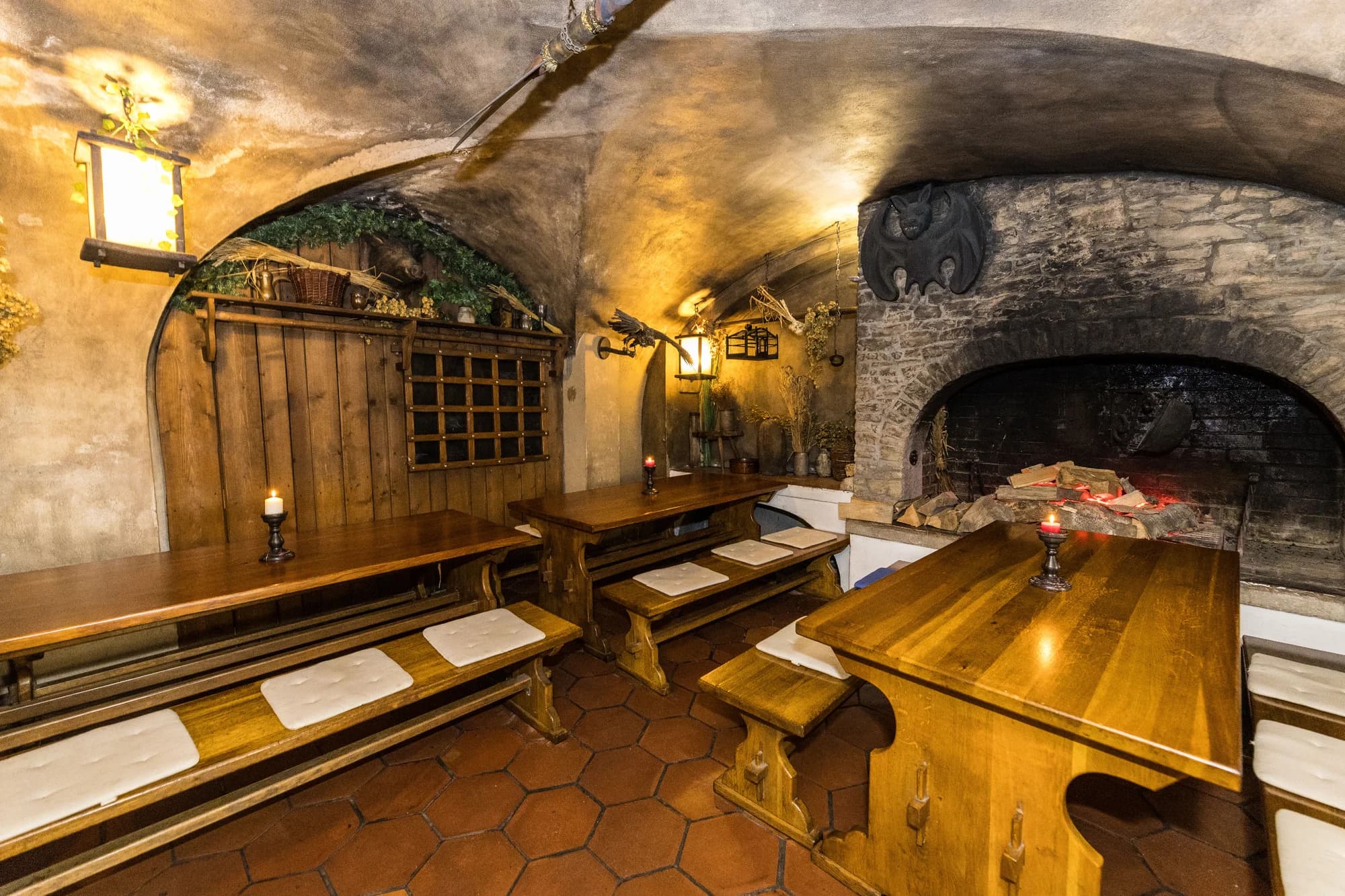 Otevřené vouchery do středověké restaurace v srdci Prahy: 500-1000 Kč