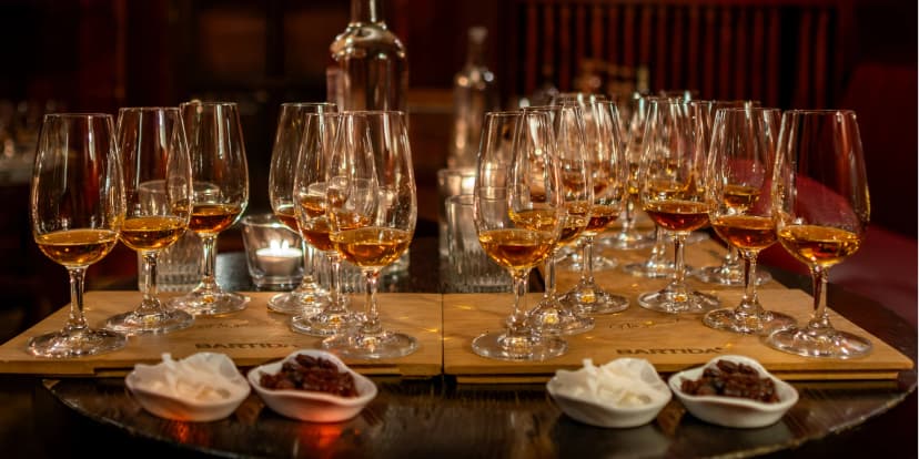 Dárek pro milovníky dobrého pití: degustace prémiových rumů pro pokročilé