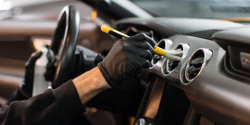 Auto jako nové: hloubkové čištění interiéru i s ručním mytím exteriéru
