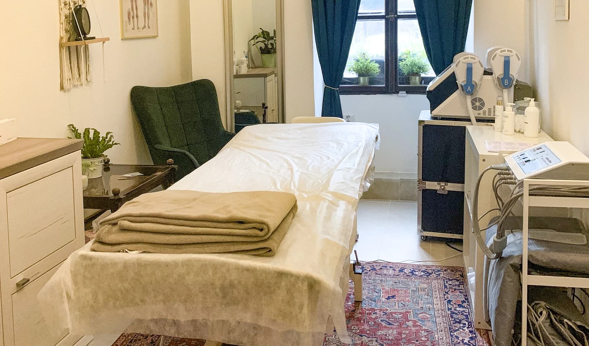 Kosmetické ošetření pleti pro ženy i muže: liftingová masáž, mikrojehličkování i čištění