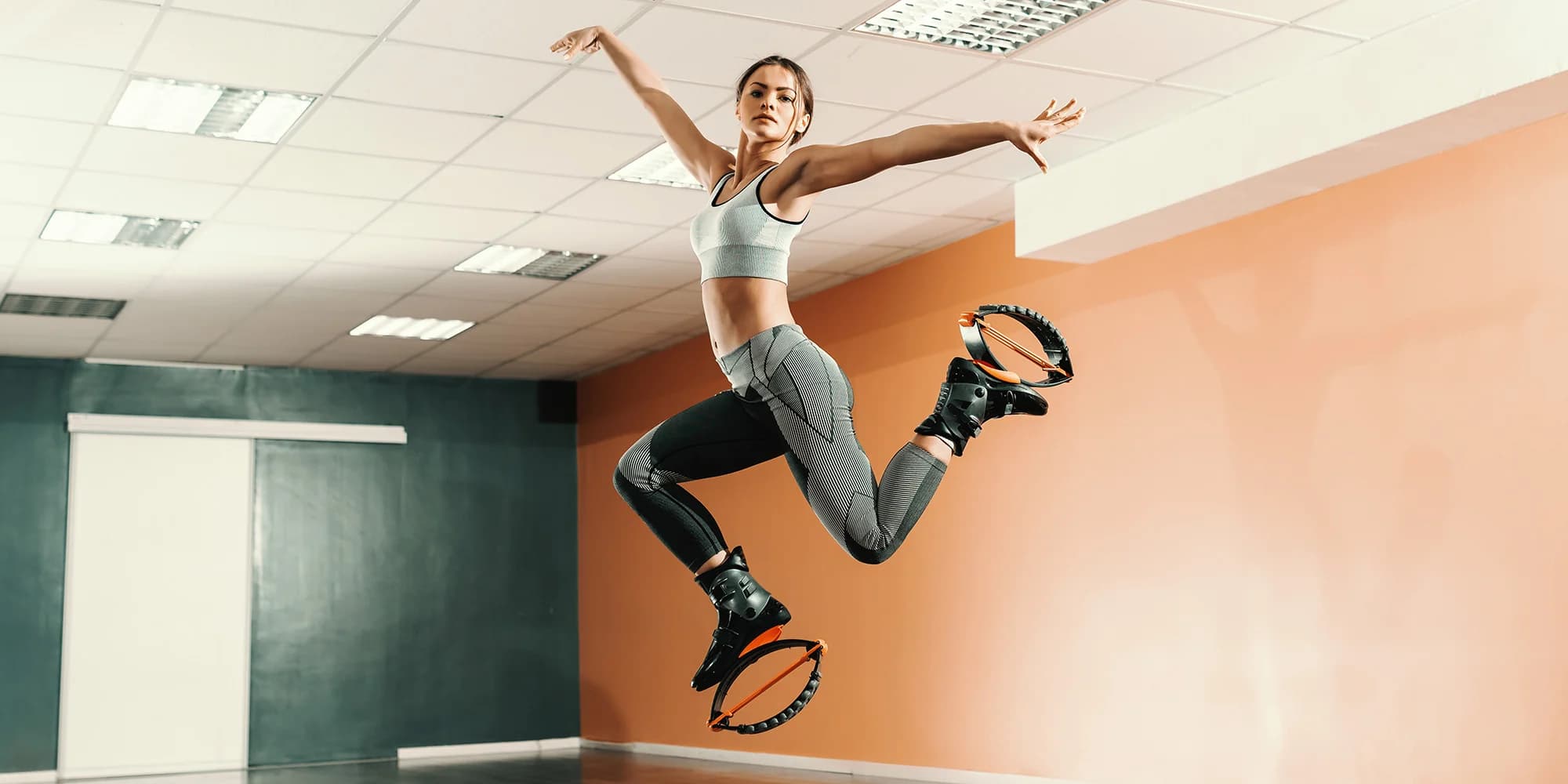 Zábavné cvičení: bungee fitness, pole dance nebo trampolínky