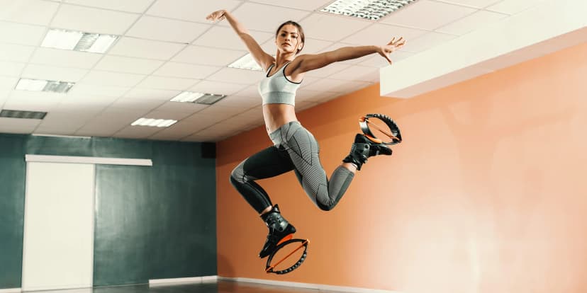 Zábavné cvičení: bungee fitness, pole dance nebo trampolínky