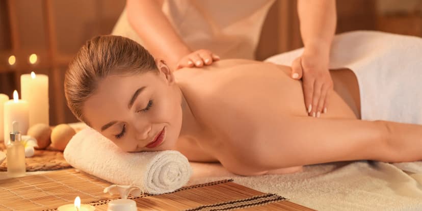 Masáže pro ženy: relaxační balíčky s uvolňující masáží, reiki s numerologií i lávové kameny