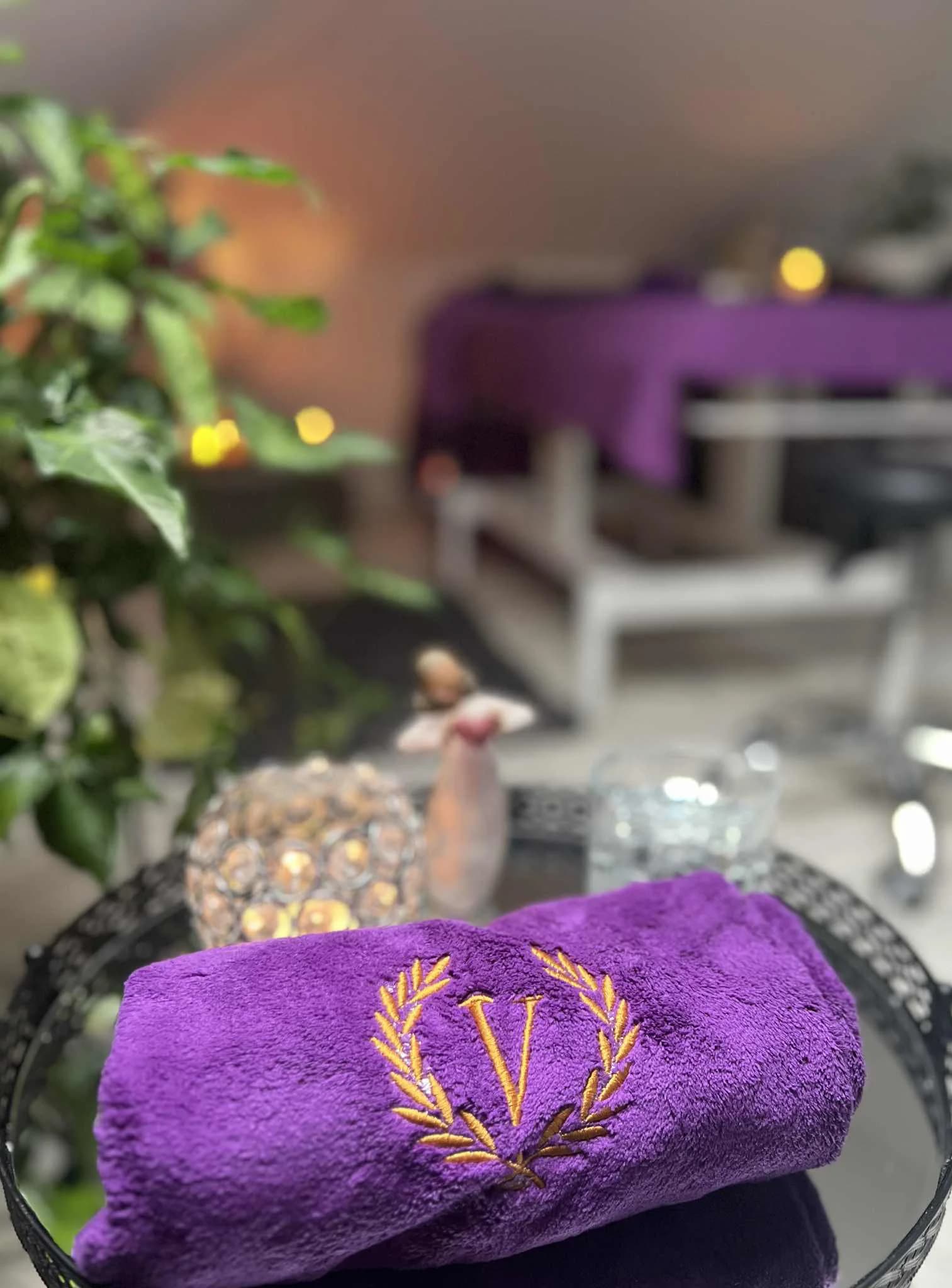 Masáže pro ženy: relaxační balíčky s uvolňující masáží, reiki s numerologií i lávové kameny