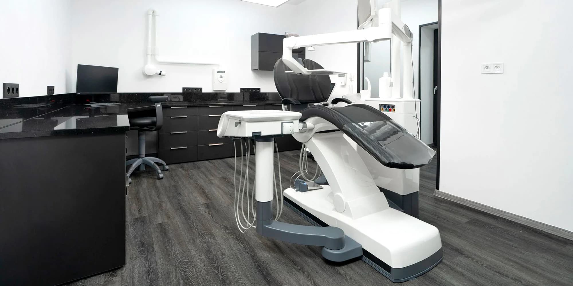 Dentální hygiena pro dospělé: odstranění plaku, zubního kamene a pigmentací