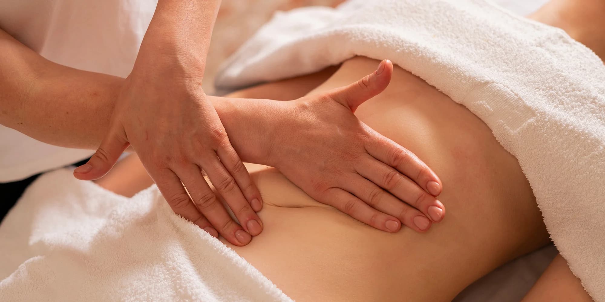 60–90 minut relaxu: klasická regenerační nebo lymfatická manuální masáž