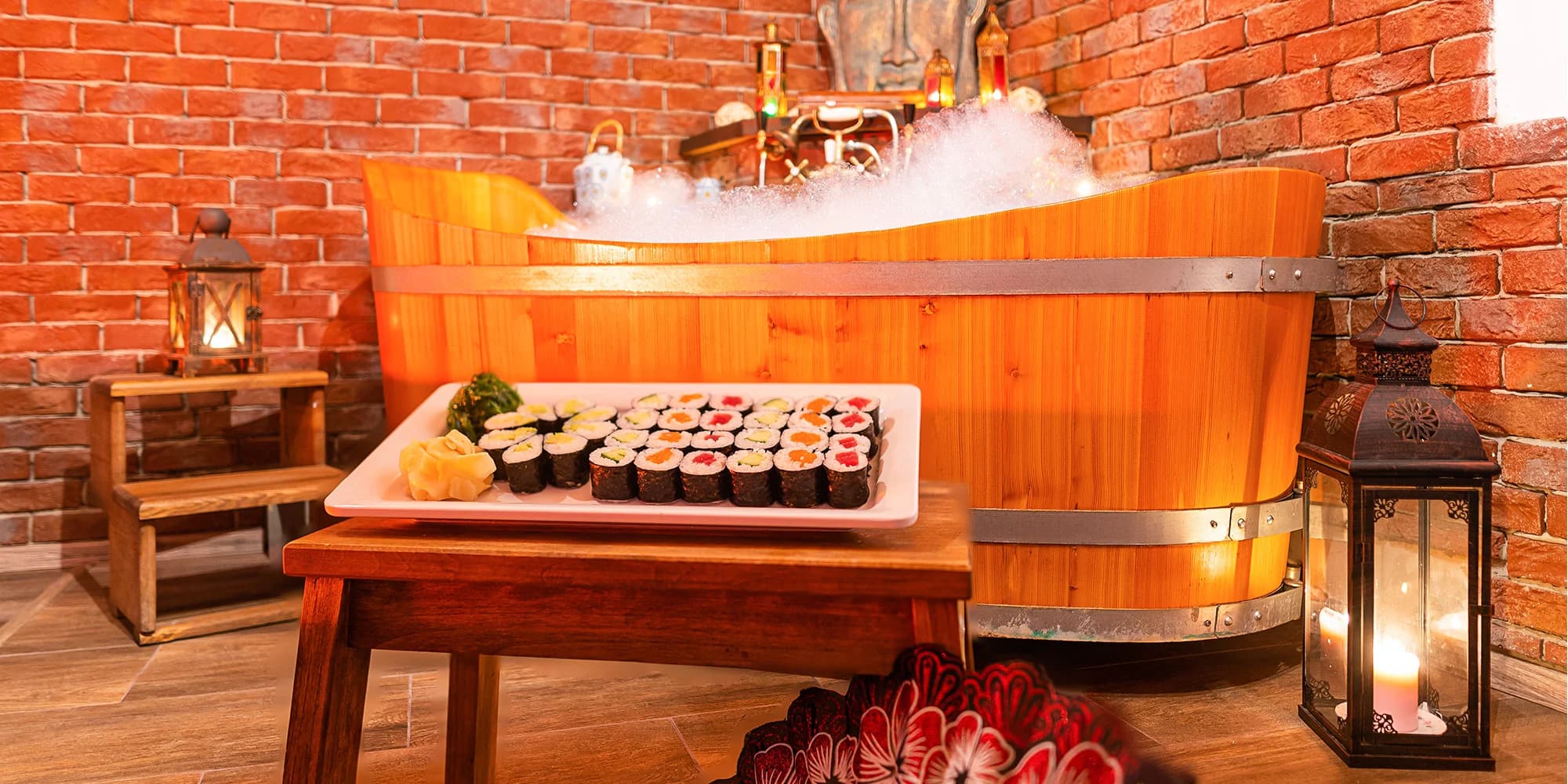 Jasmínová koupel pro pár i se sushi setem v Pivních a vinných lázních Stodolní