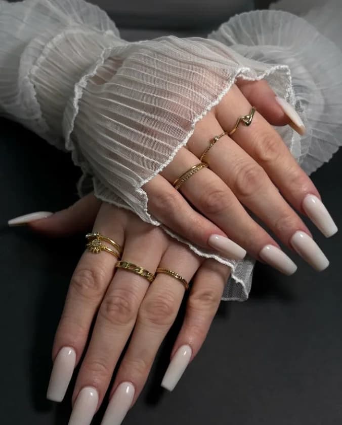 Manikúra a pedikúra s možností lakování gel lakem nebo Shellacem vč. Footlogix péče