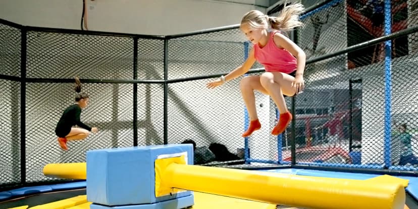 Jump Family Olomouc: 75 minut v trampolínovém centru se spoustou atrakcí pro 1 i 2 osoby