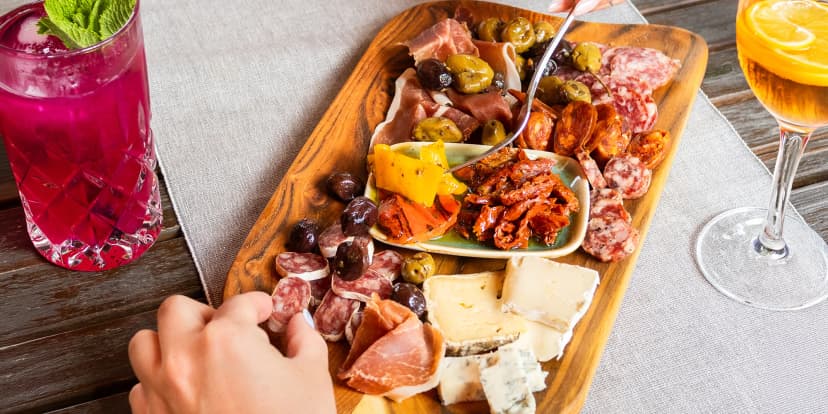 Středomořské tapas a prosecco v Restauraci el Cid pro 2 osoby
