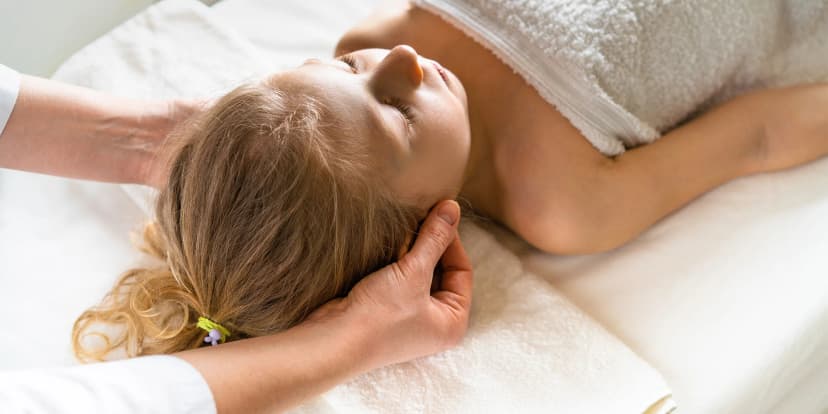 Energetické a regenerační masáže či kraniosakrální terapie pro děti i dospělé