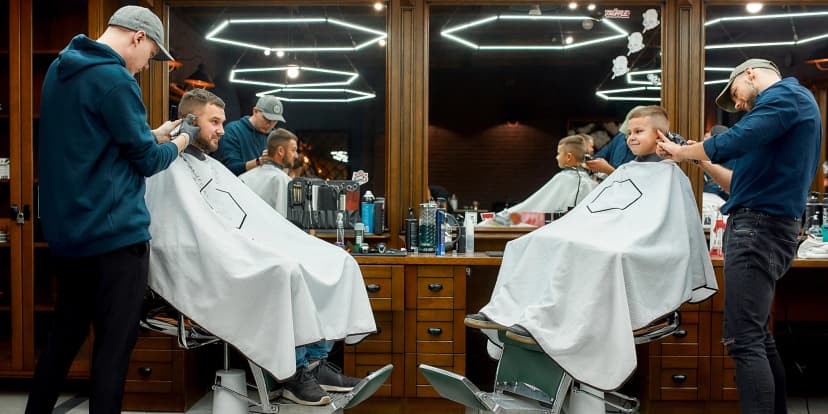 Barber péče pro pány: střih, úprava vousů i balíček pro otce a syna