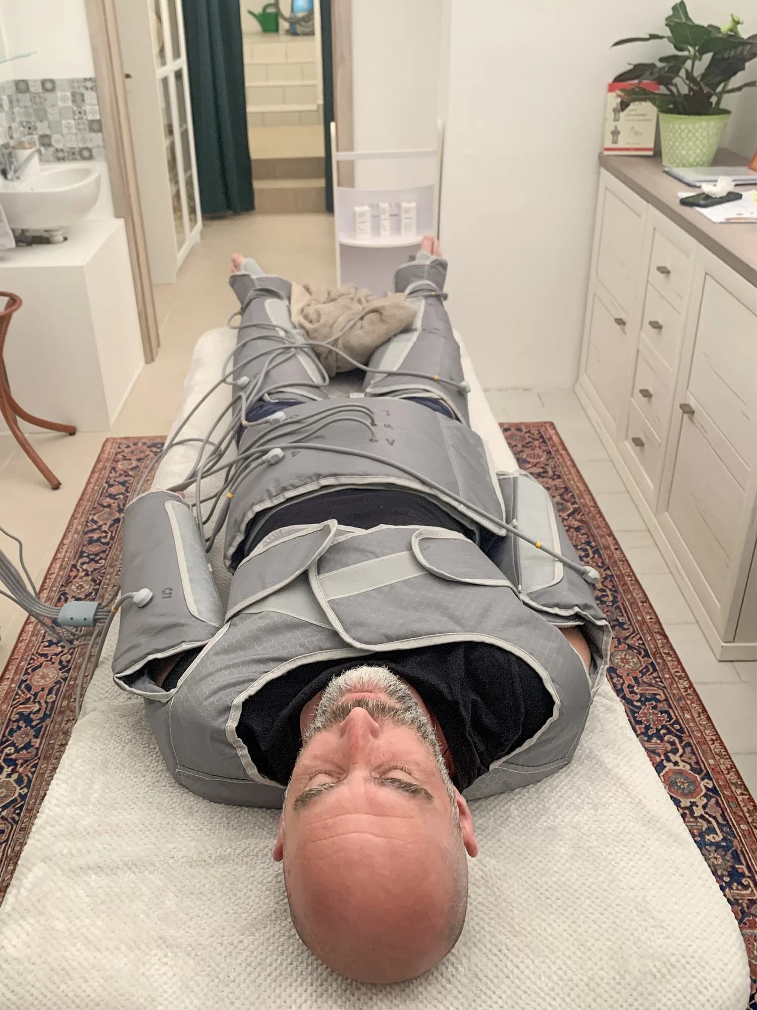 Přístrojová lymfodrenáž či zeštíhlující balíček proti celulitidě: 1, 3 či 5 ošetření