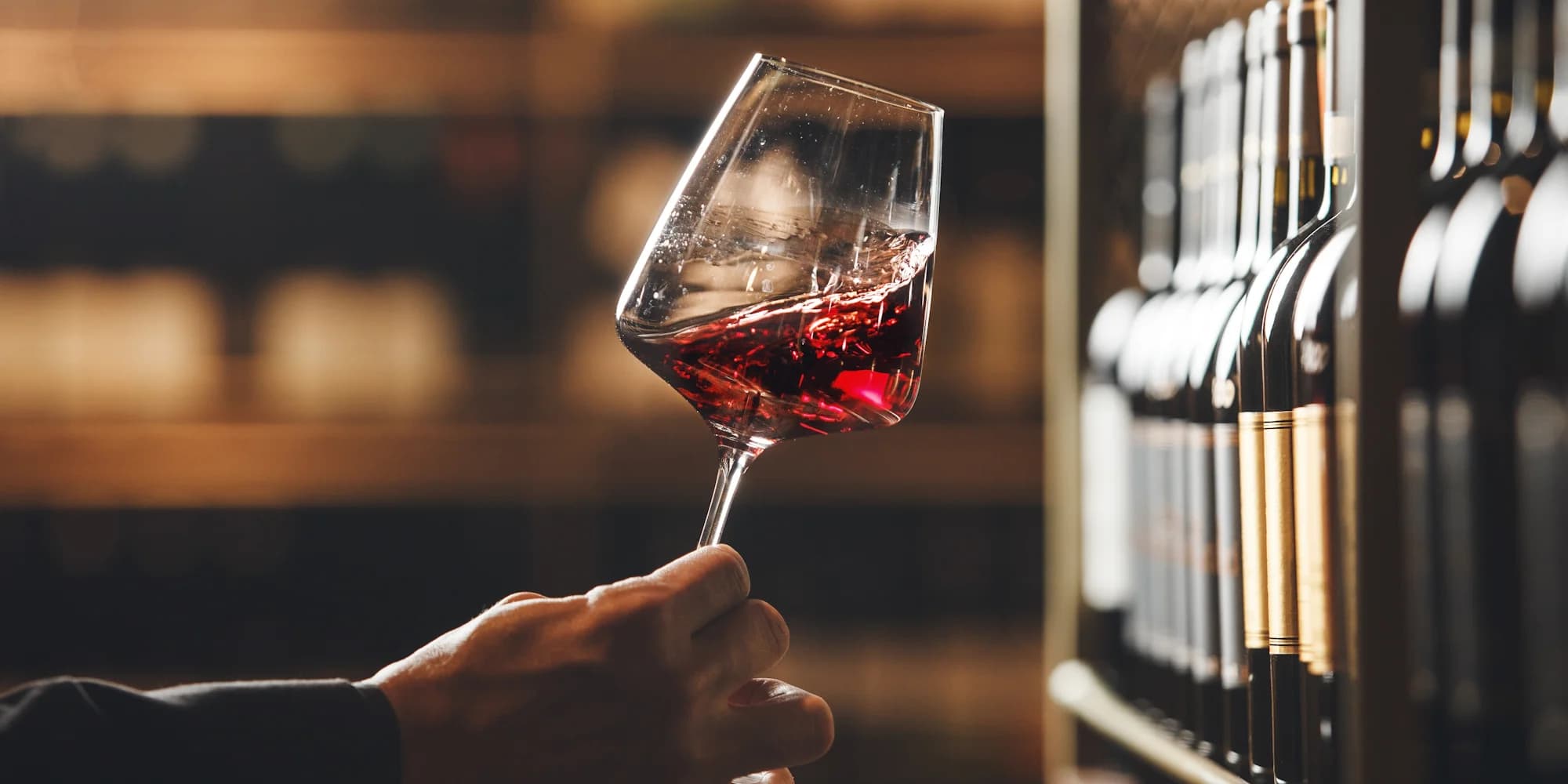 Degustace vína v Karlíně pro 1 i 2 osoby: ochutnávka 8–10 vzorků, poučený výklad someliéra i tapas