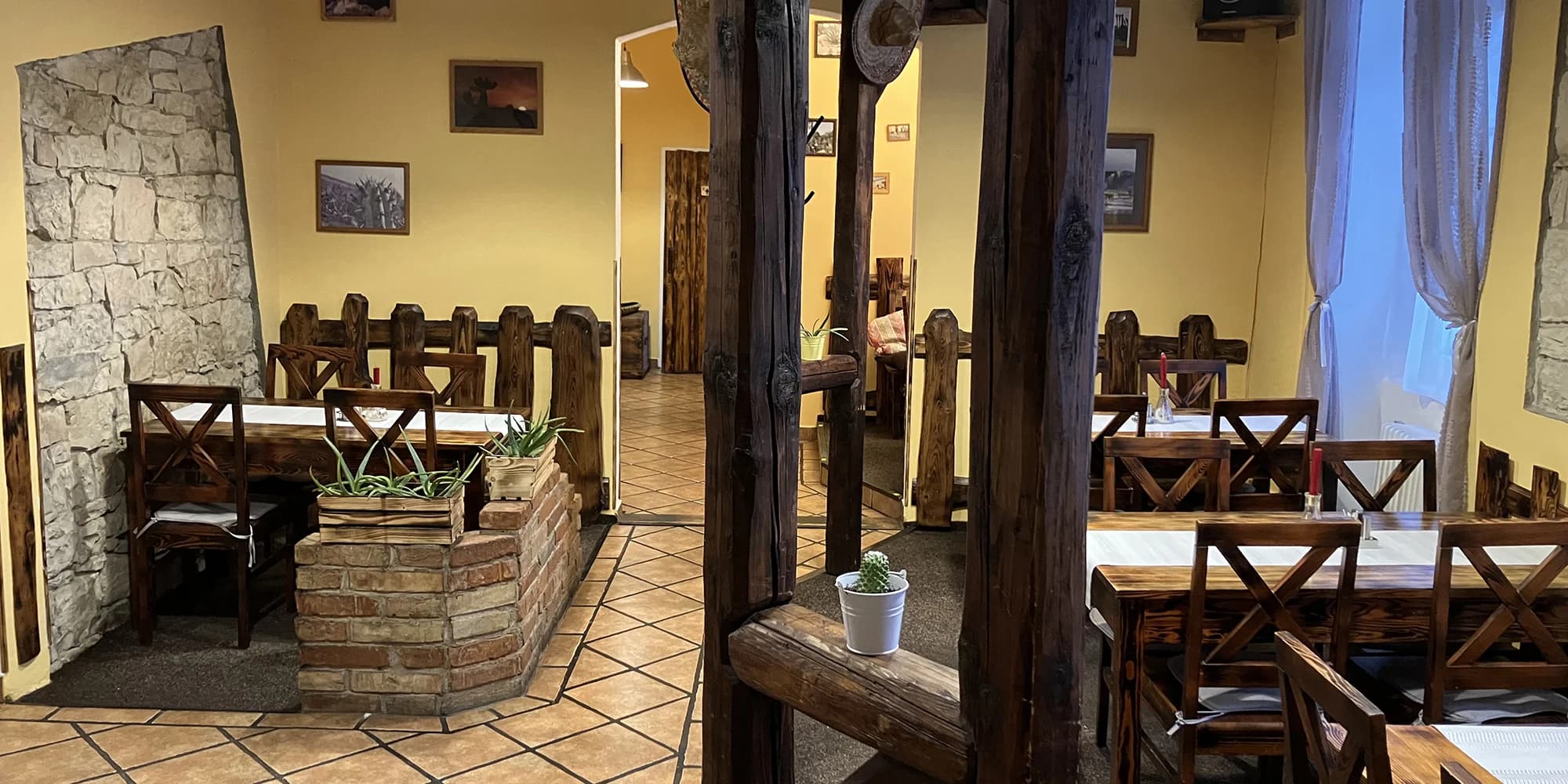 Mexické degustační menu pro dva: tacos, burrito, quesadilla, žebra i salsa nebo guacamole