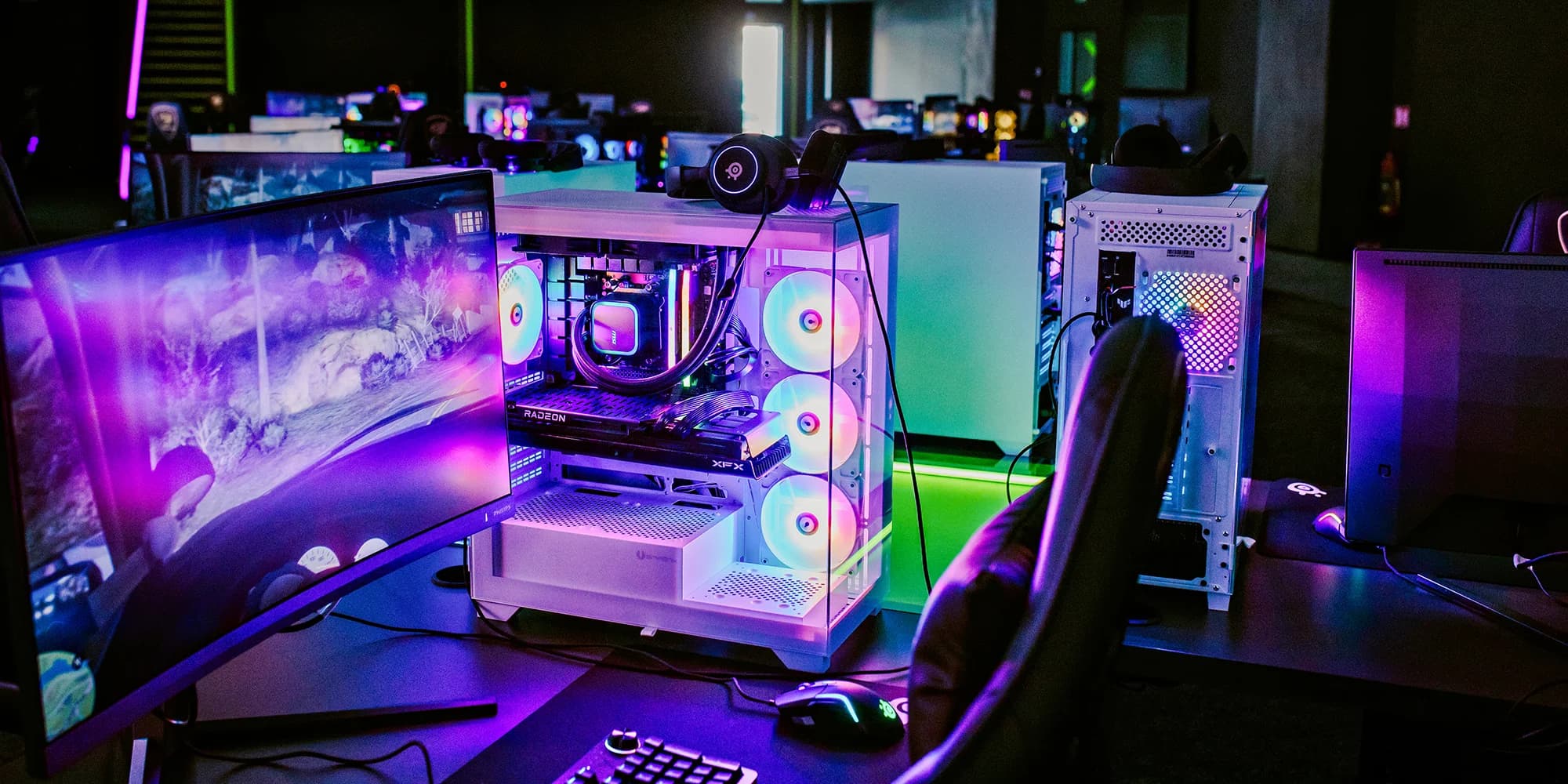 Užijte si 3, 5 nebo 7 hodin hraní či narozeninovou oslavu v gaming aréně, vč. pizzy a nápoje