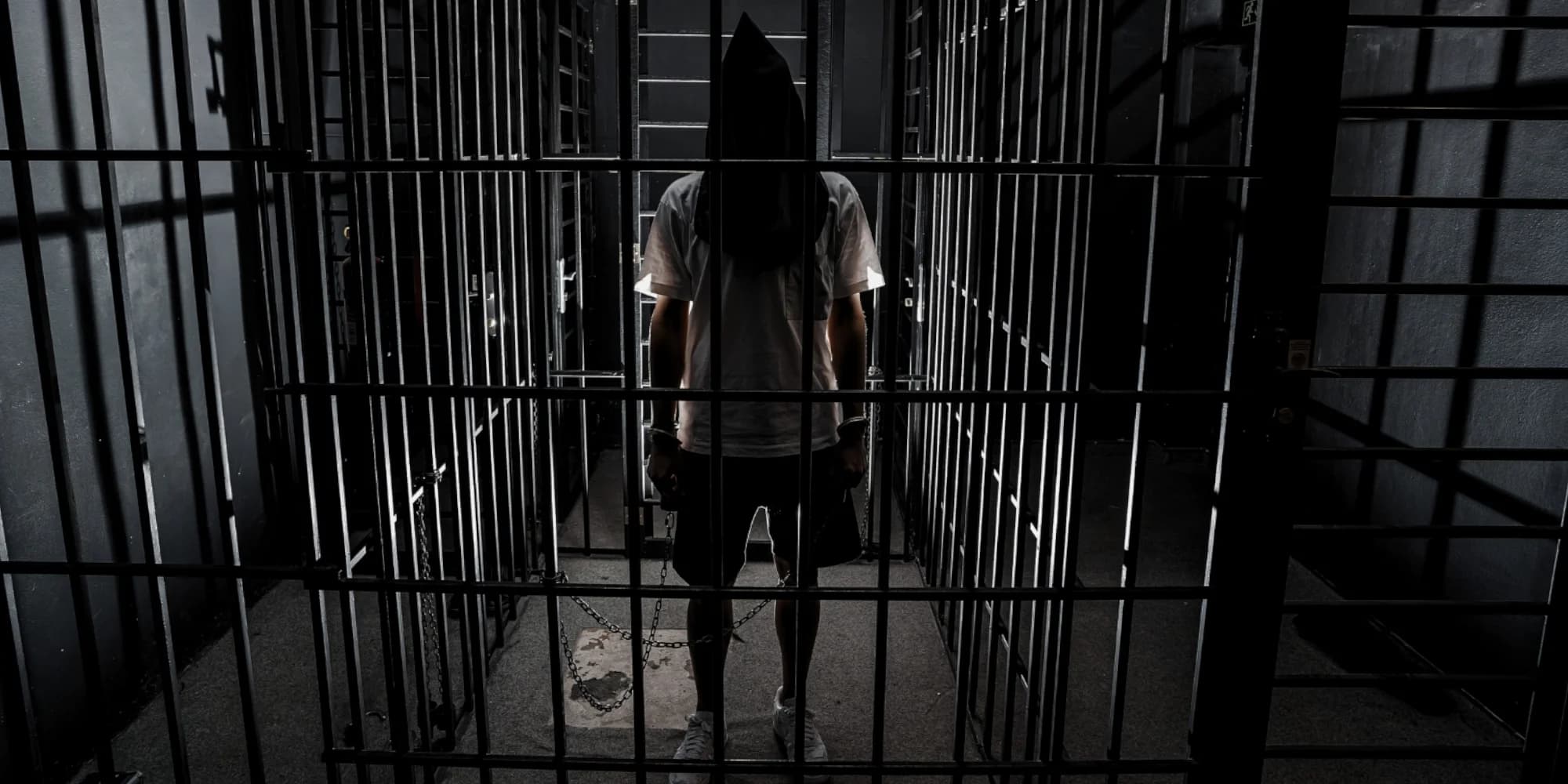 Úniková hra Kriminál od výborně hodnoceného Mazementu pro dvojici i skupinu až pěti uvězněných