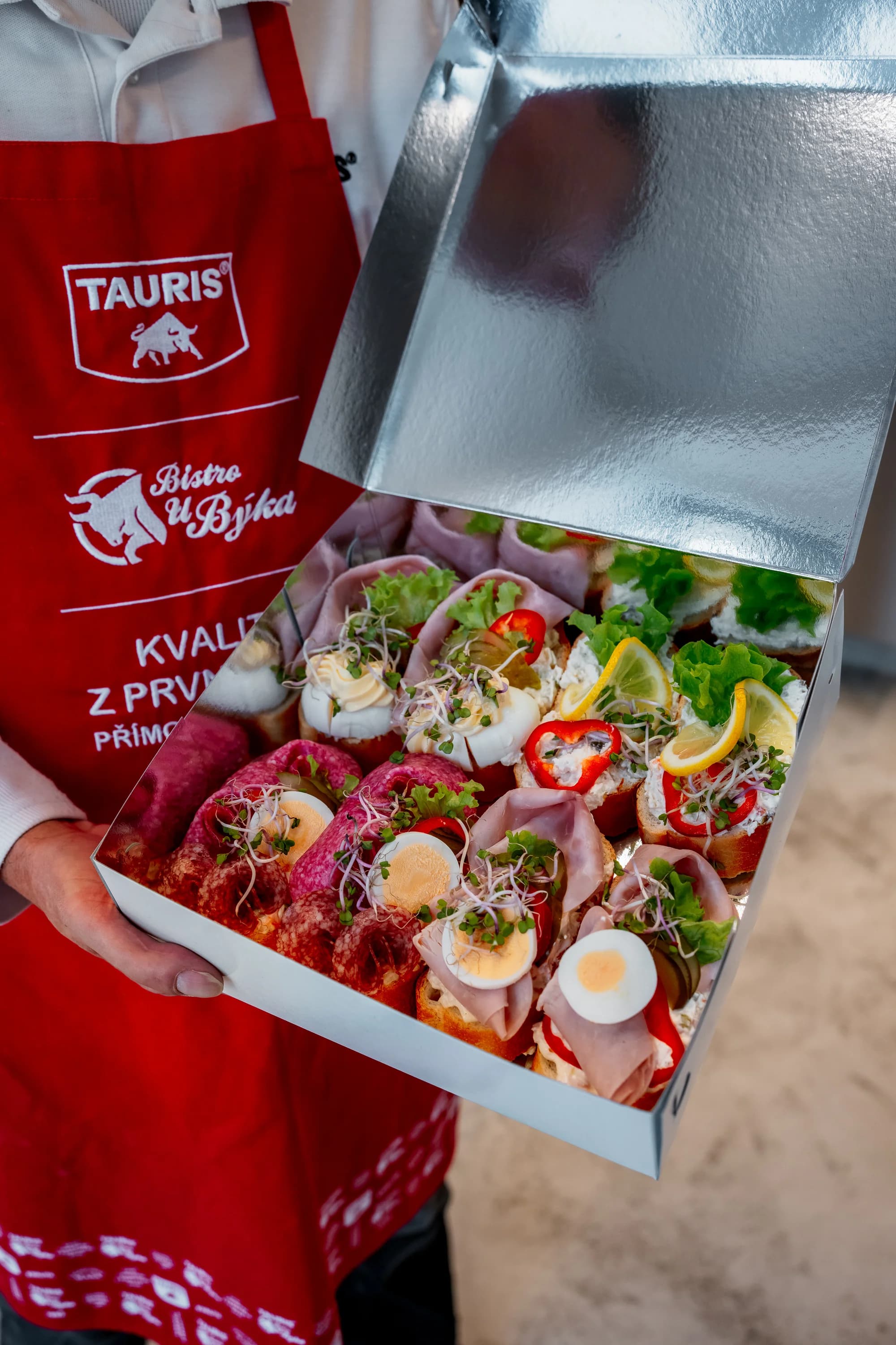 Za dobrotou: 8 chlebíčků dle výběru z bistra U Býka v Hybernské