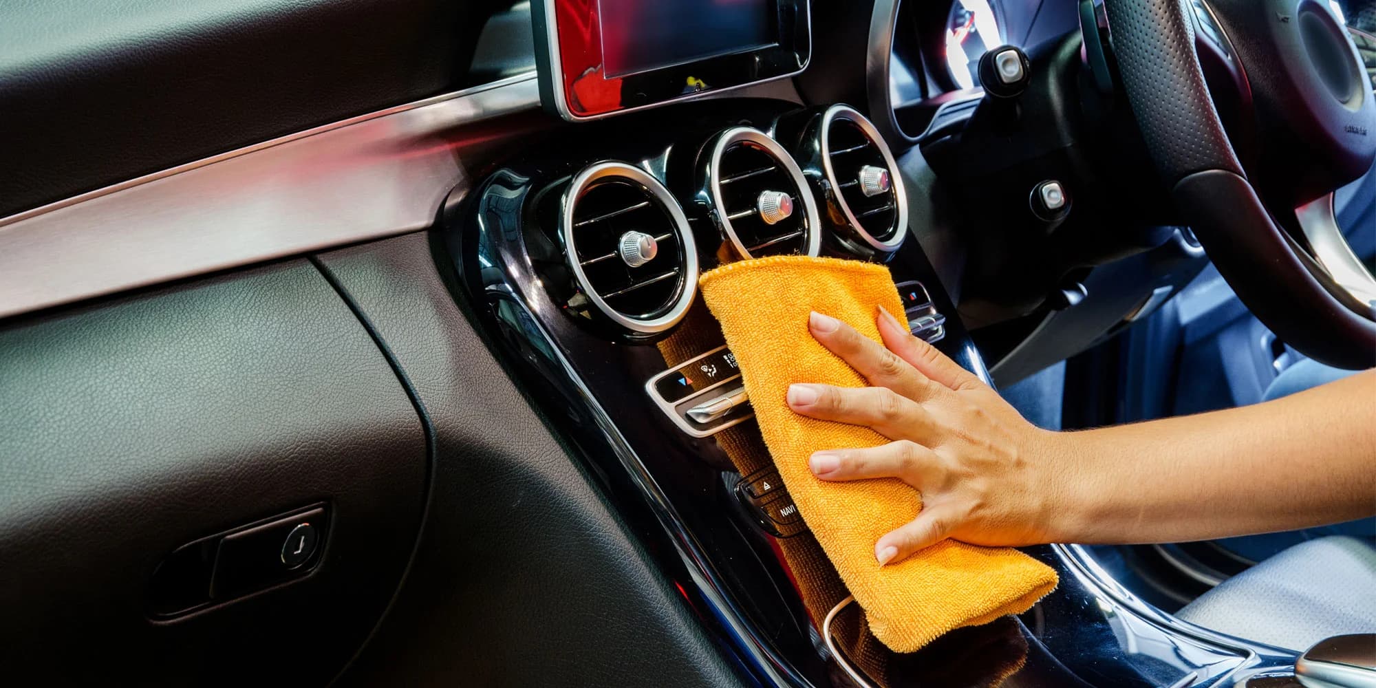 Čistá jízda: servis a plnění klimatizace ve voze s dezinfekce interiéru