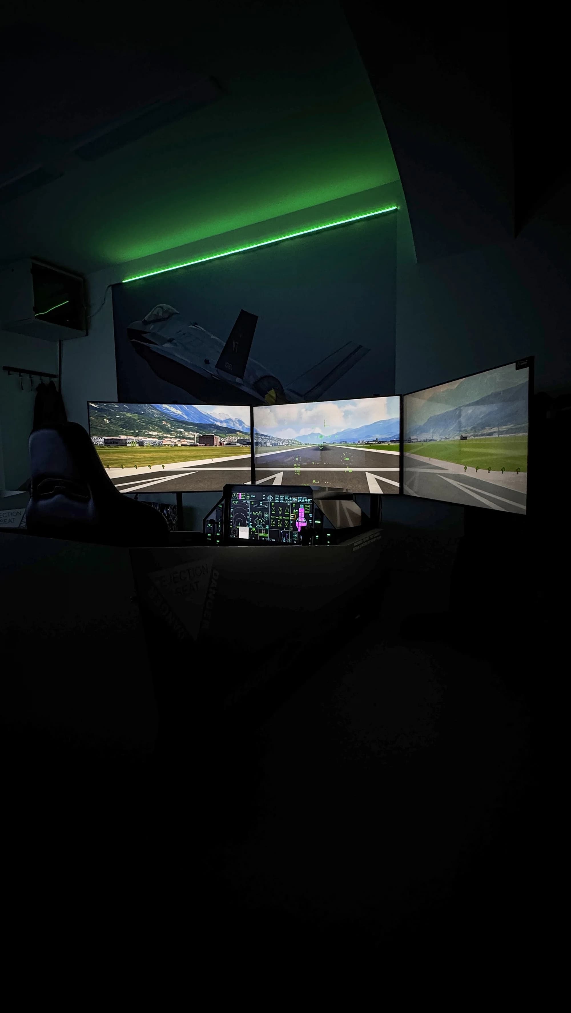 Nebeský zážitek v simulátoru stíhačky F-35: let na 30 až 90 minut pro 1 i 2 osoby