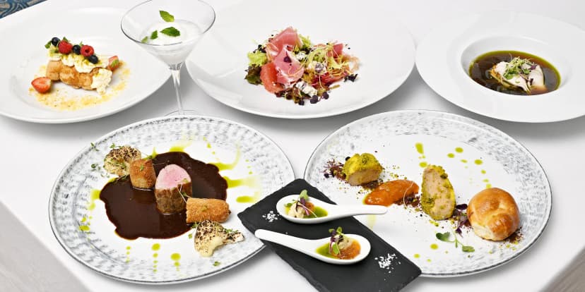 7chodové menu i vinné párování v hotelu na Malé Straně pro 2 osoby