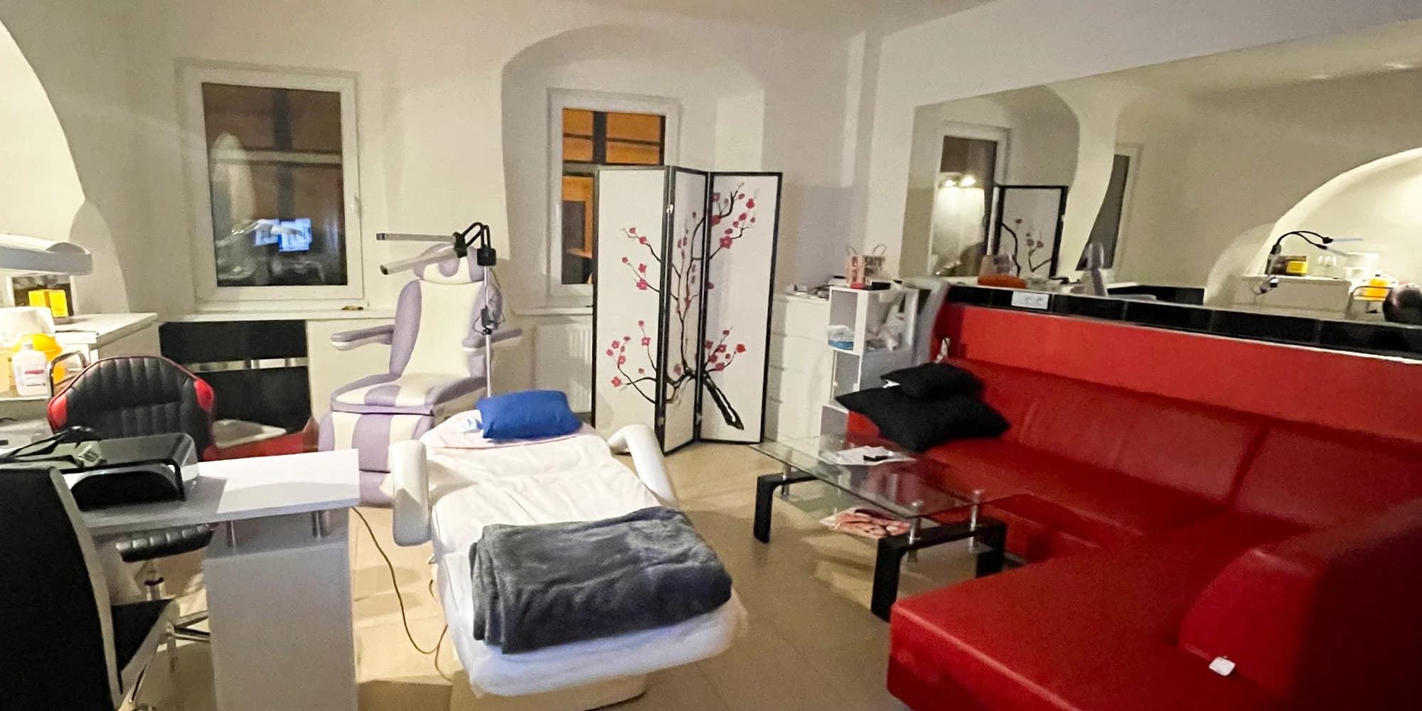 Objemové prodloužení řas metodou 3D až 5D i UV lampa pro trvanlivost a pevnost umělých řas