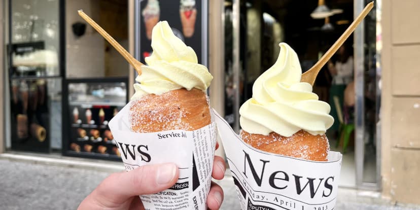 Voňavá pochoutka v centru Prahy: sladký trdelník i káva pro jednoho či pár