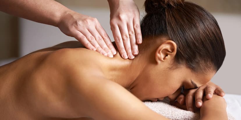 30-115 min.odpočinku: sauna, relaxační masáže, peeling a zábaly