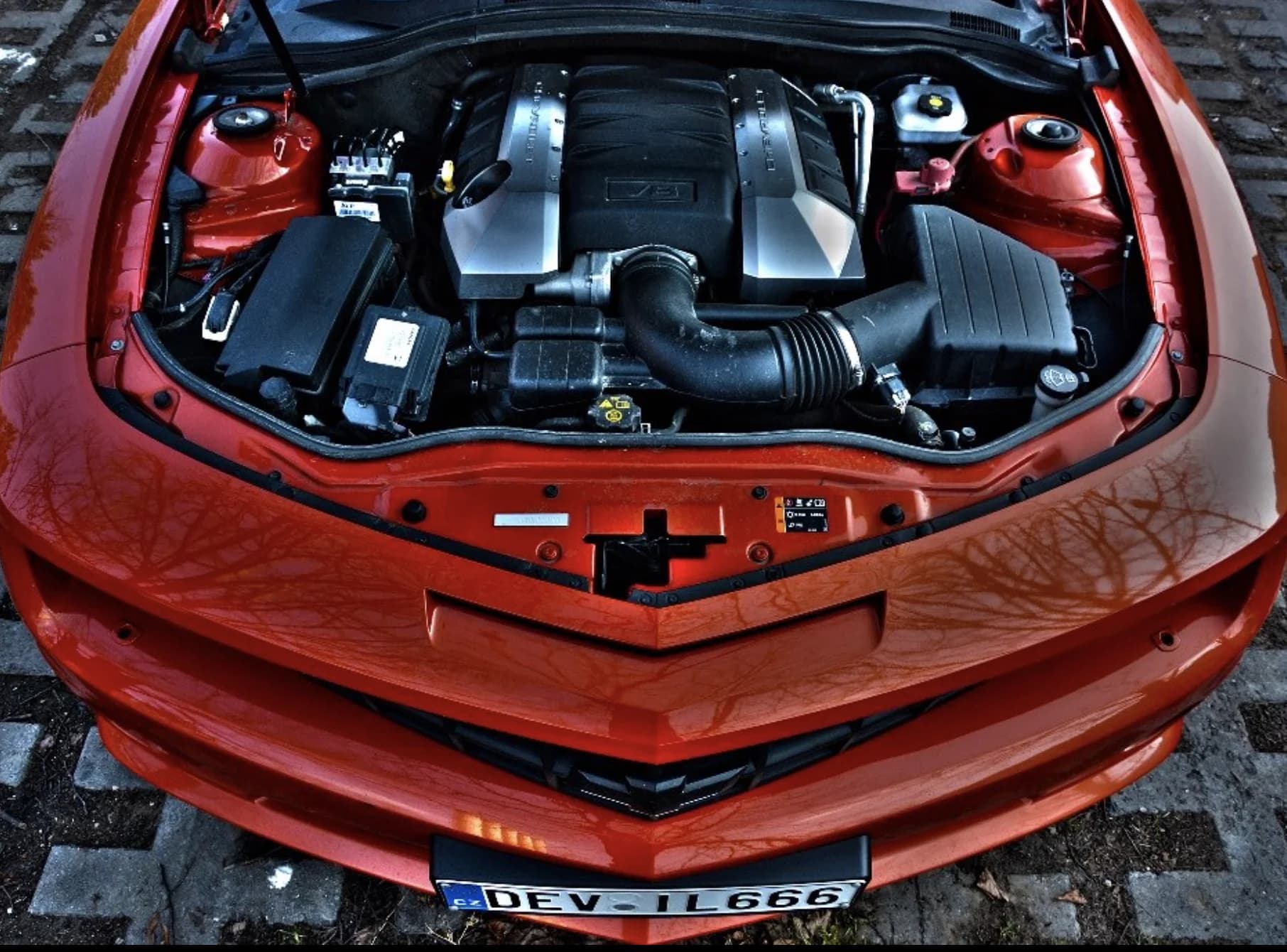 Zapůjčení ďábelského Chevroletu Camaro V8 s výkonem 400 koní na 12–48 hodin včetně víkendu