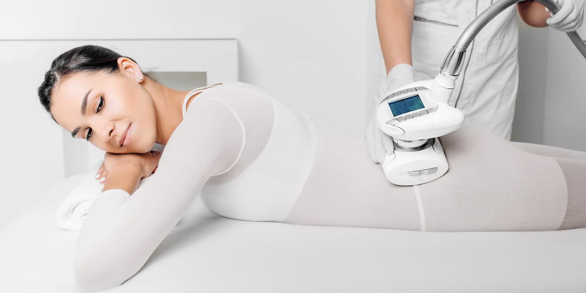 Vytvarované tělo a zářivá pleť: zpevňující masáž a ošetření LPG přístrojem