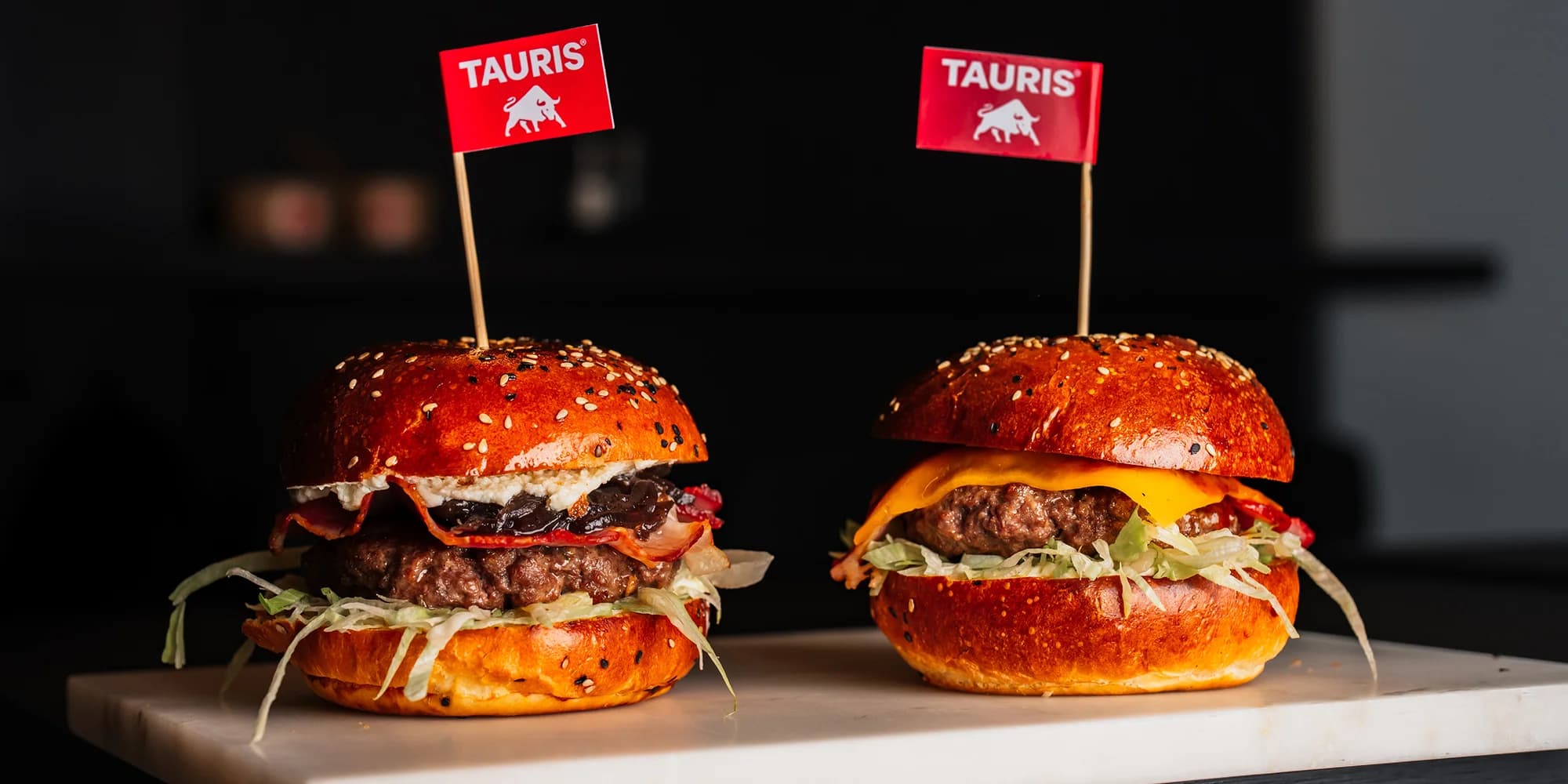 Burger podle výběru ze 2 druhů v bistru na Novém Městě pro 1 i 2 osoby