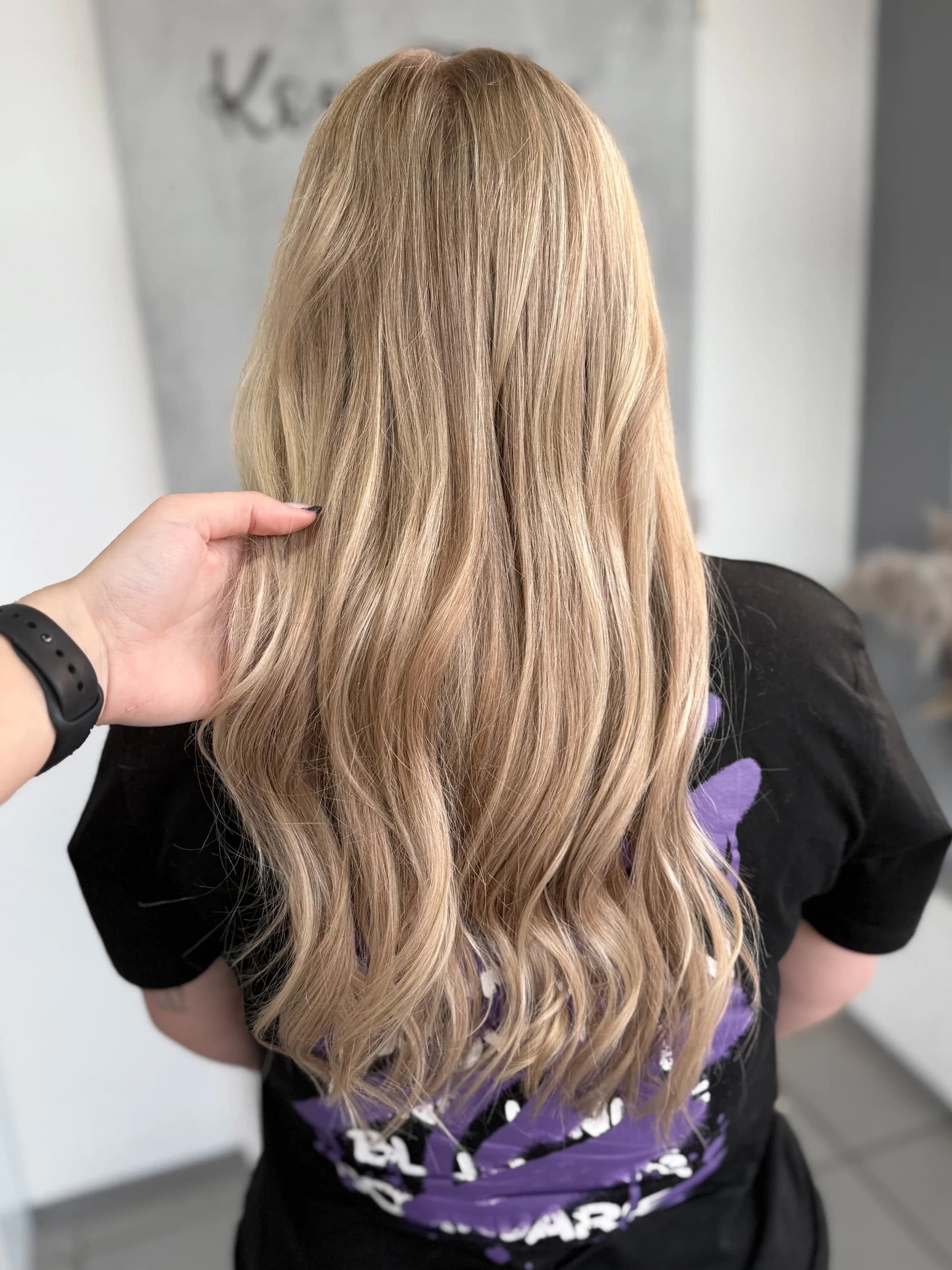 Trendy zesvětlení vlasů: balayage pro všechny délky vlasů v salonu v Budějovicích