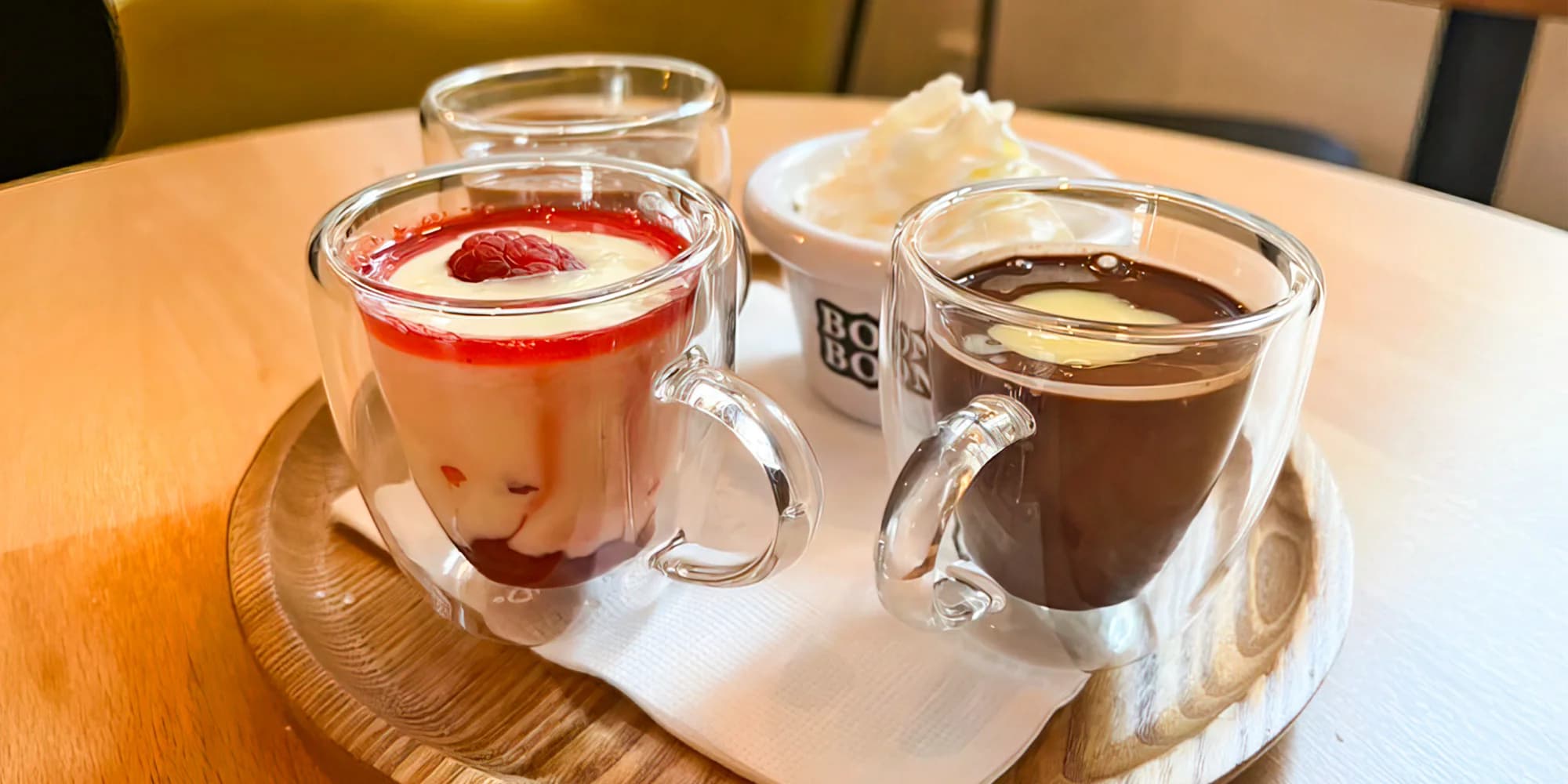 Degustace tří druhů horké čokolády či fondue s lesním ovocem v Chocolaterii Bon Bon pro 2 osoby