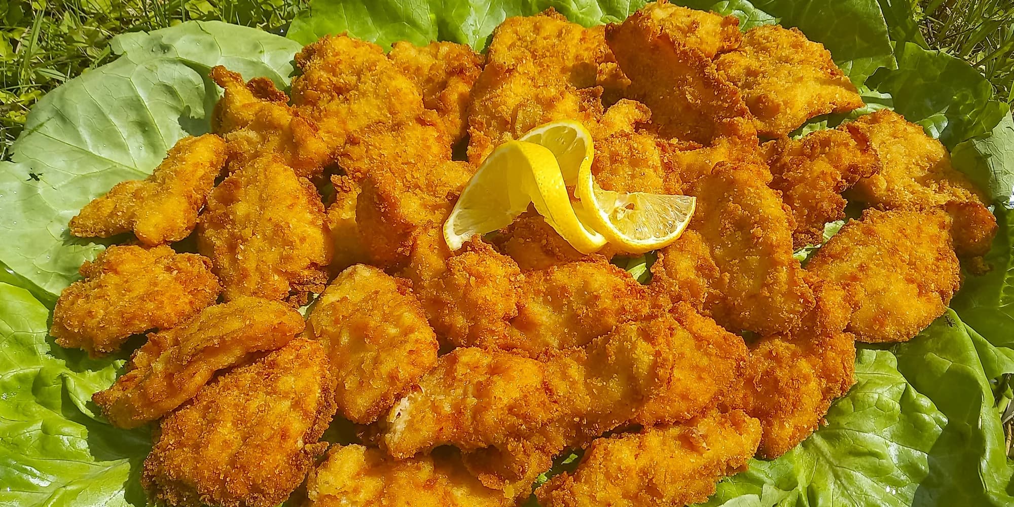 Zábava i bezva bašta: bowling až pro 8 osob, mini řízečky, žebra či pizza