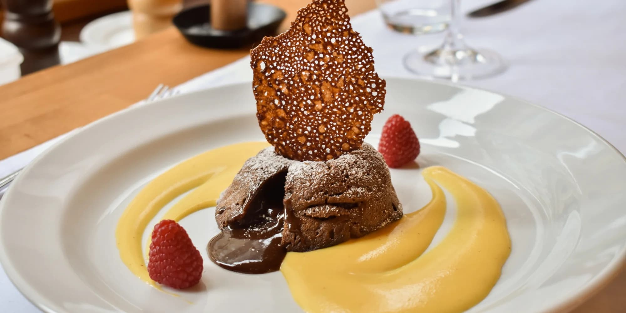 Menu s mořskými plody, kanadským humrem, středomořskými sýry a fondantem pro 2 osoby
