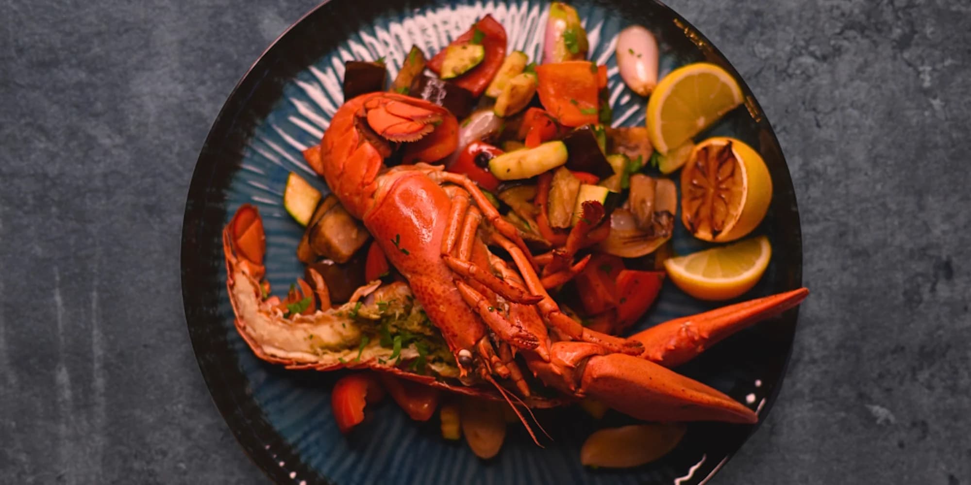 Menu s mořskými plody, kanadským humrem, středomořskými sýry a fondantem pro 2 osoby