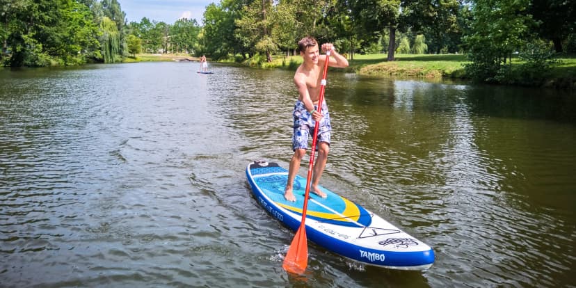 Skupinový kurz paddleboardingu pro začátečníky v centru Prahy