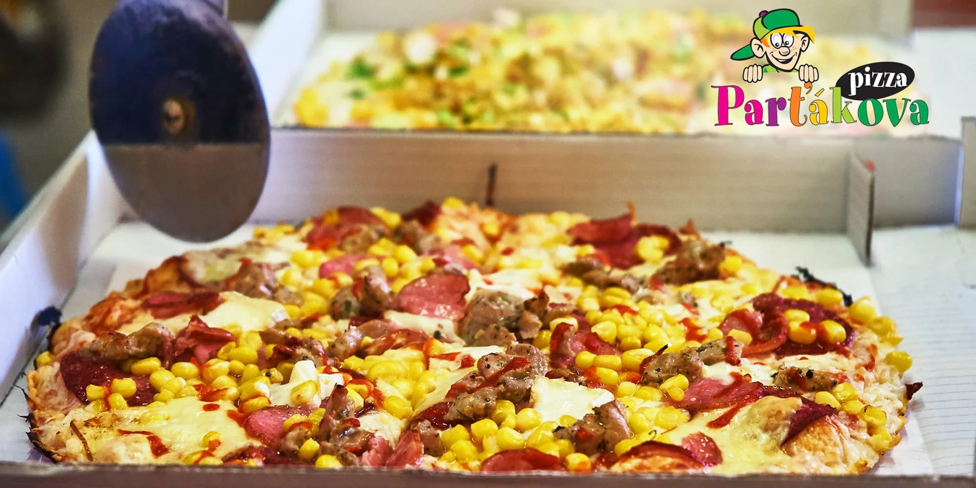 2 poctivé Parťákovy pizzy s rozvozem až domů: výběr ze 16 druhů, krabice v ceně