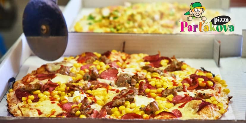2 poctivé Parťákovy pizzy s rozvozem až domů: výběr ze 16 druhů, krabice v ceně