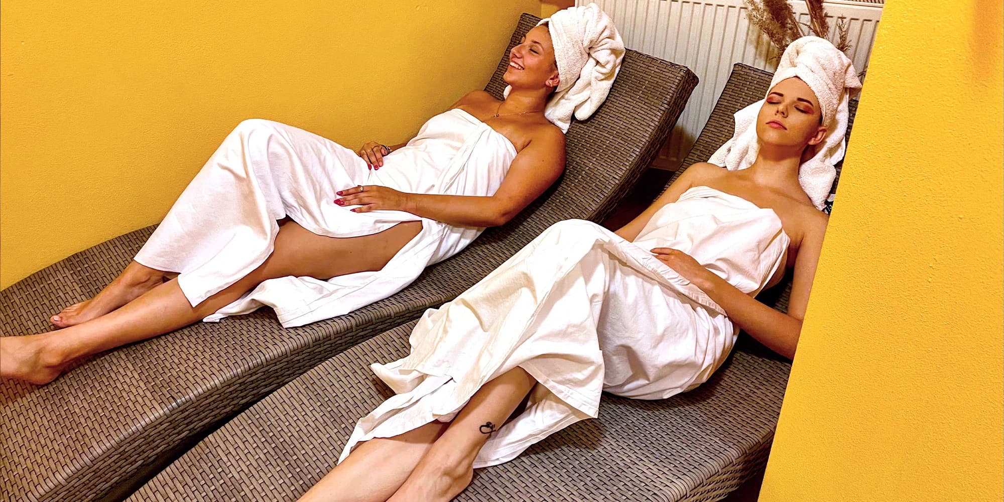 Otevřený voucher do wellness hotelu: privátní sauna, masážní křesla i bowling, 500–2000 Kč