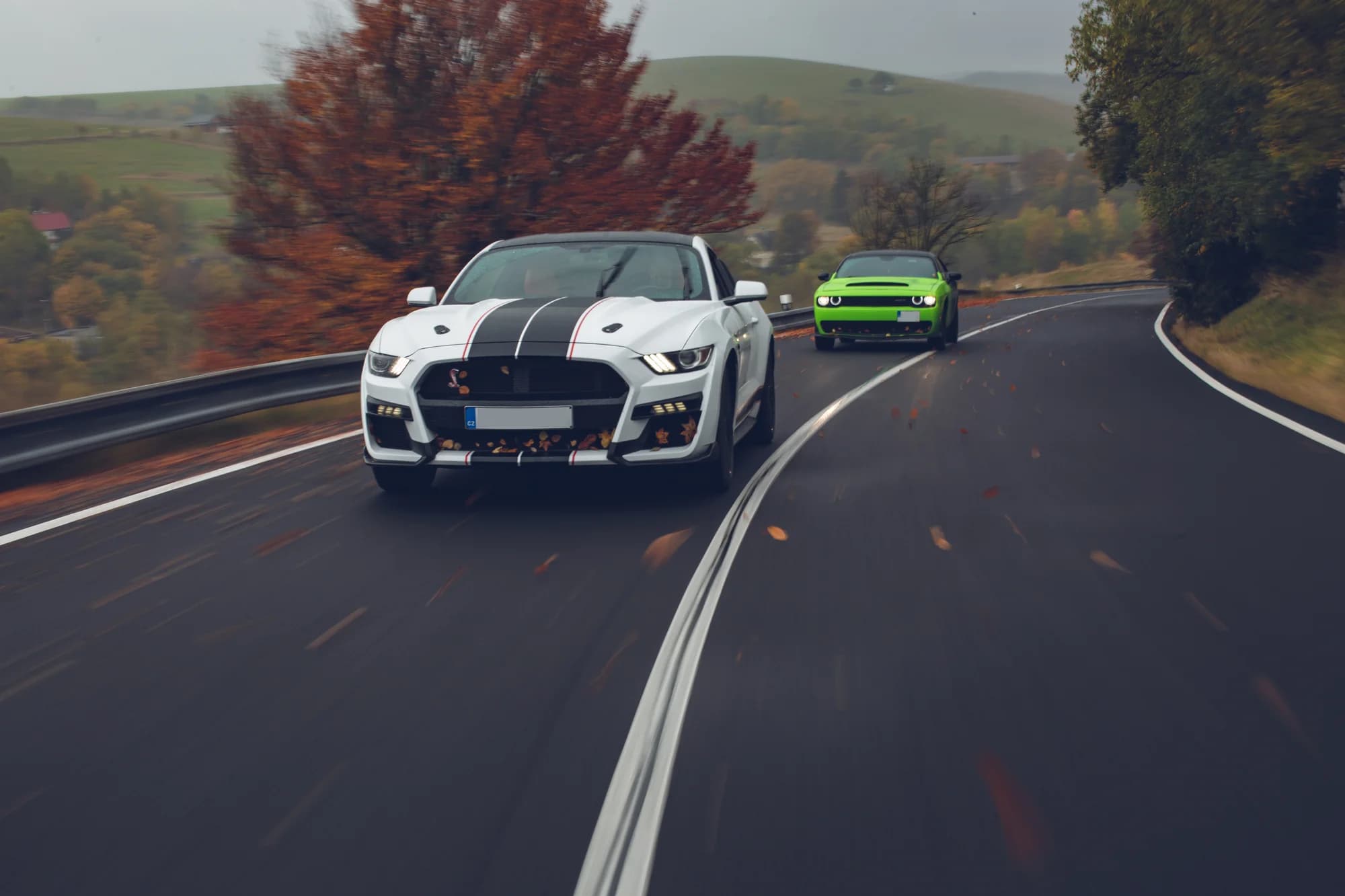 Ford Mustang s pevnou střechou či cabrio: až 180 min. jízdy