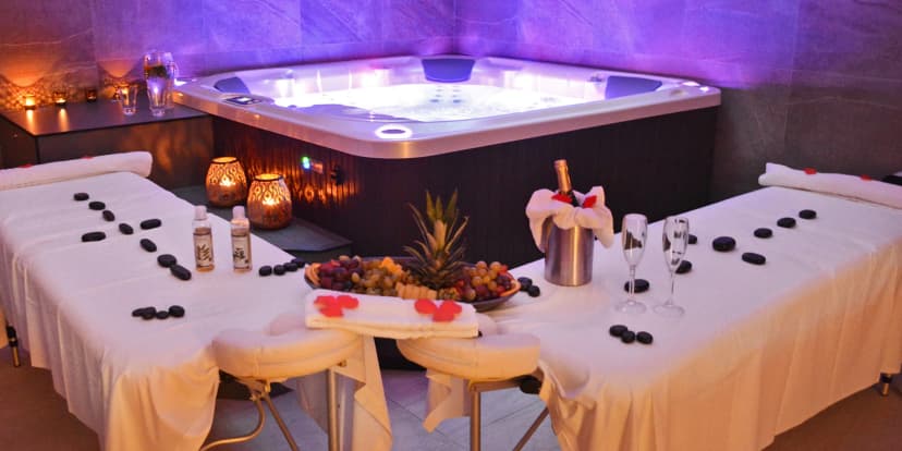 Uvolněte se: masáže pro jednoho či pár, privátní vířivka, sauna i drinky či prosecco